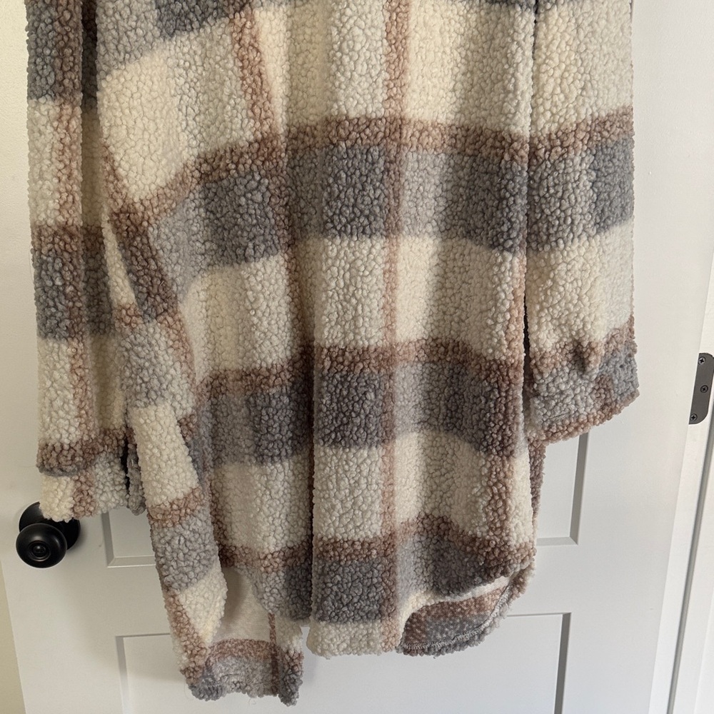 Plaid Sherpa Jacket - Picture 6 of 6